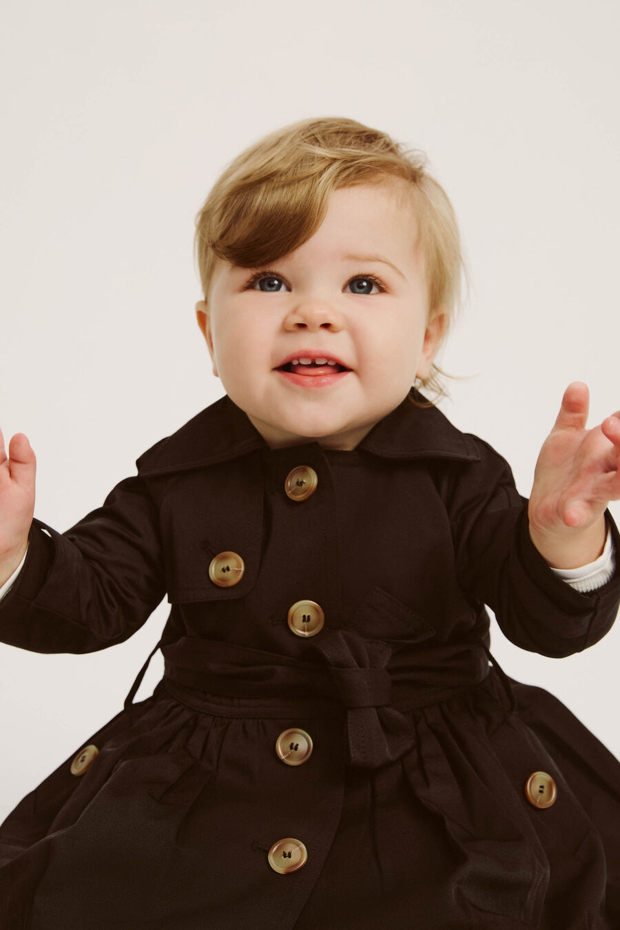 LUCIA CLASSIC TRENCH in colour BLACK