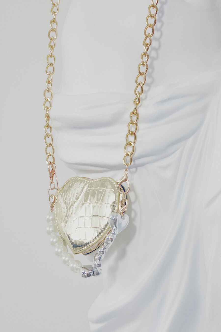 METALLIC HEART BAG in colour GOLD