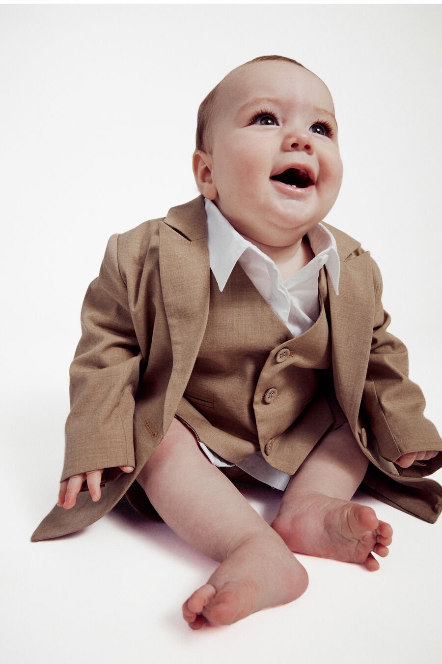 CHARLES BLAZER in colour SAND