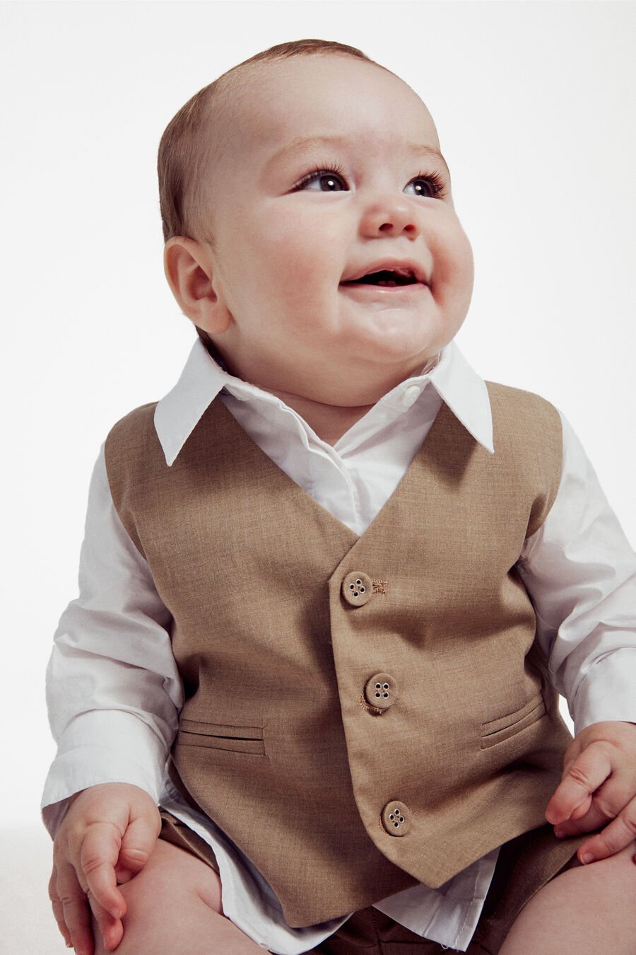 CHARLES VEST in colour SAND