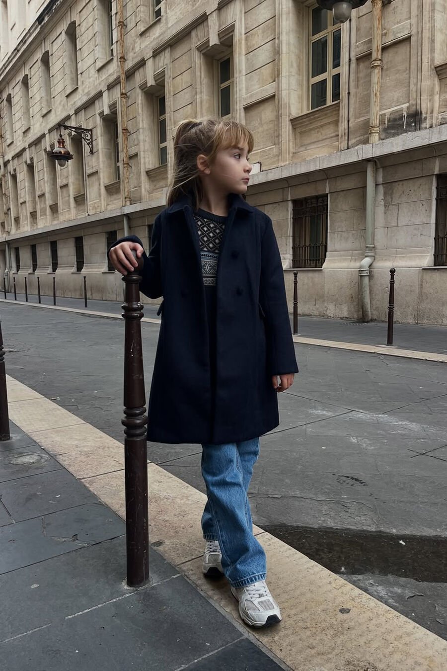 LEAH WOOL COAT in colour NAVY