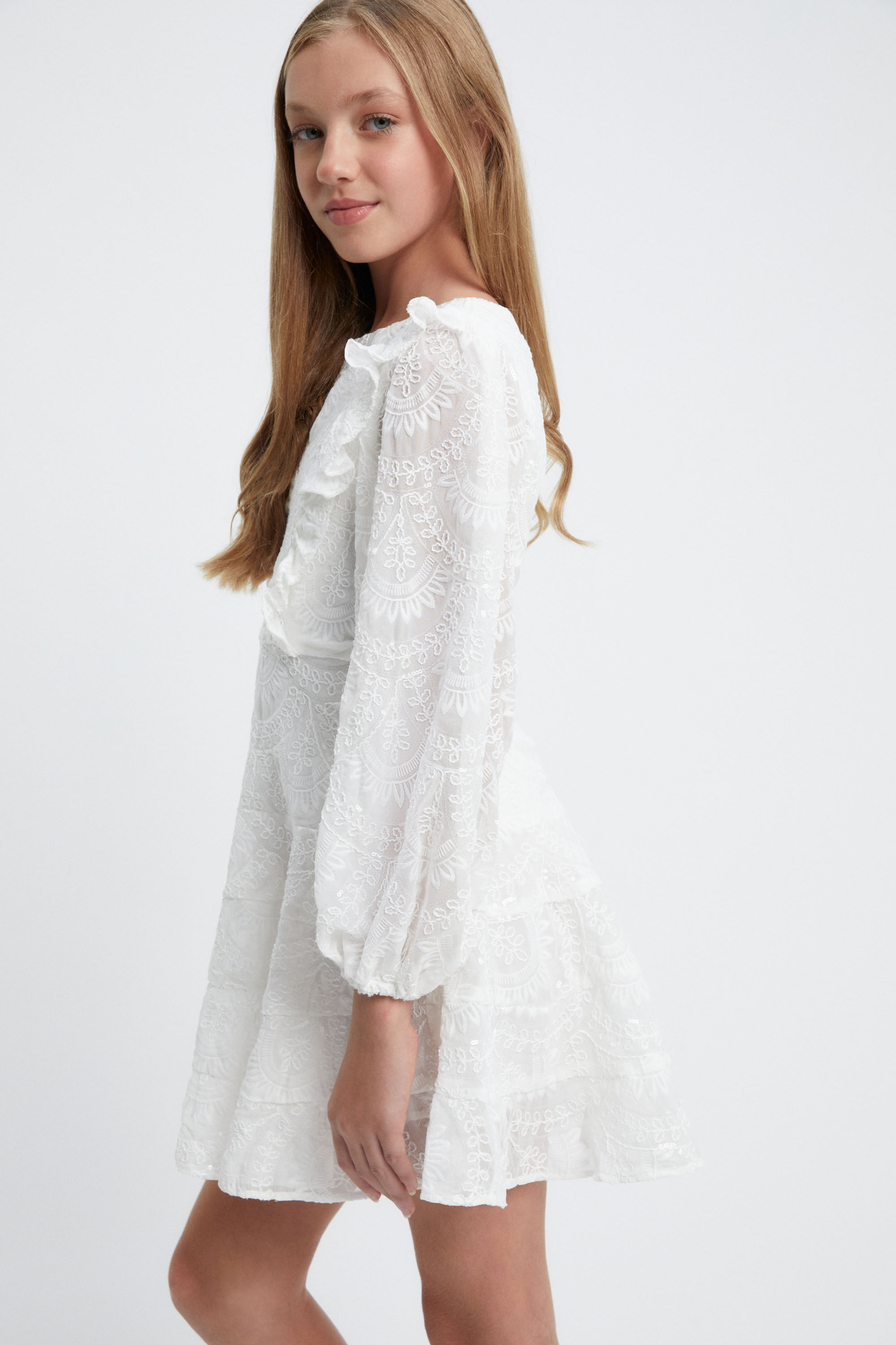 White lace dress for teenage girl on sale