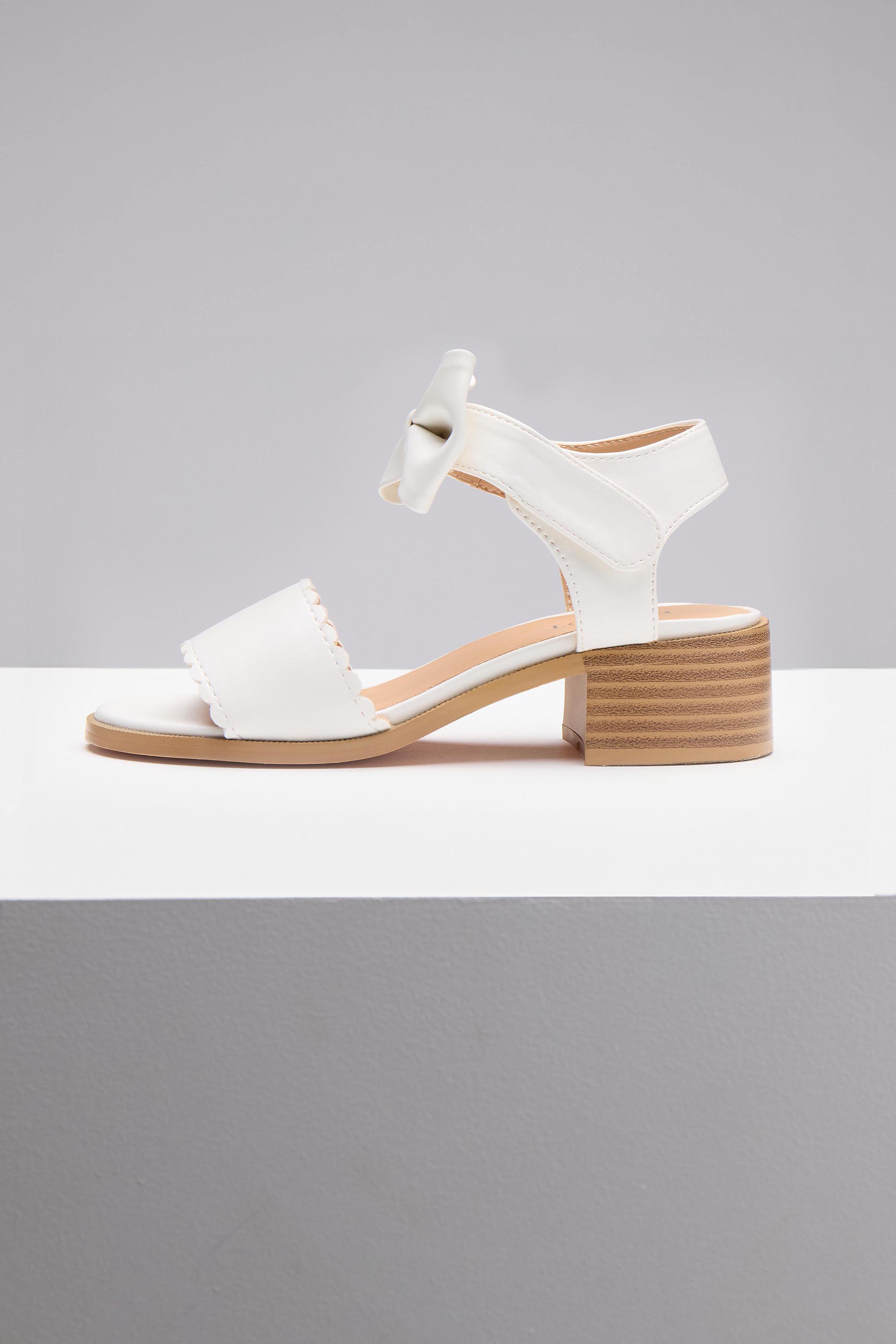 Bardot Junior Girls Bow Heel In White